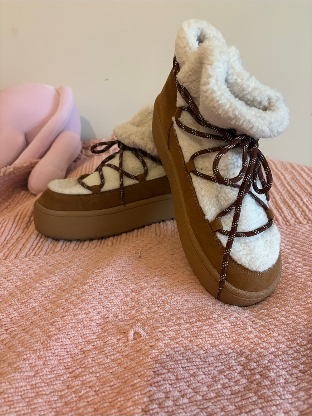 Old Navy Cream Sherpa Lace-Up Ankle Boots with Tan Sole